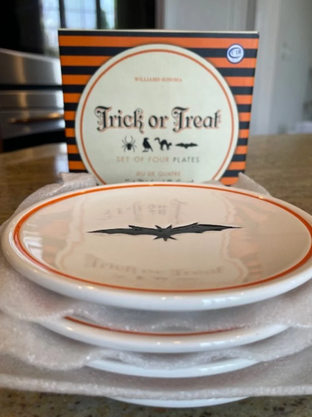 Halloween Williams Sonoma Trick or Treat Set of 4 Appetizer Plates NIB 2012